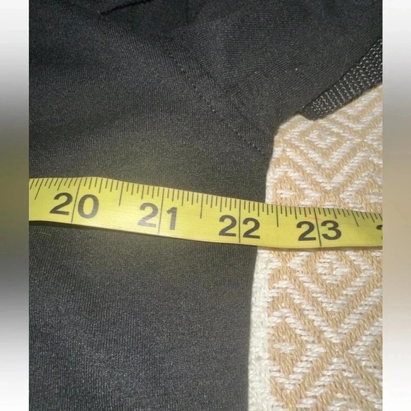 Victorias Secret Sport Black Pullover Sweatshirt Keyhole Open Back High Low Sz M - Picture 8 of 10